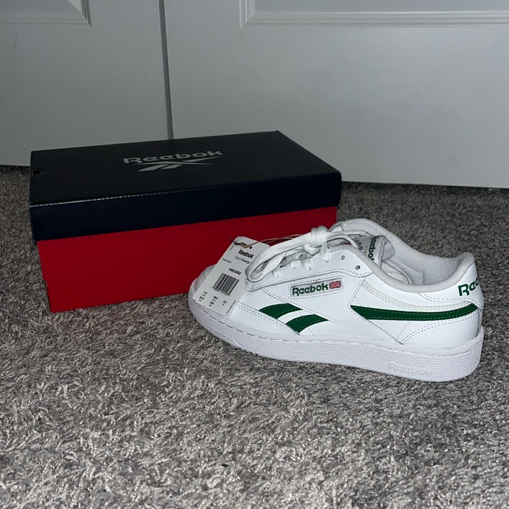 NWT Reebok vintage tennis shoes